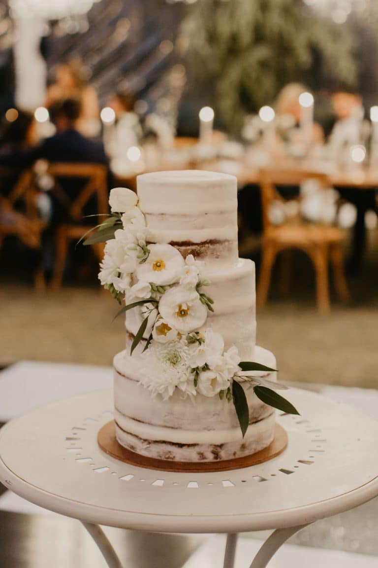 kiss-blush-tell-white-semi-naked-wedding-cake