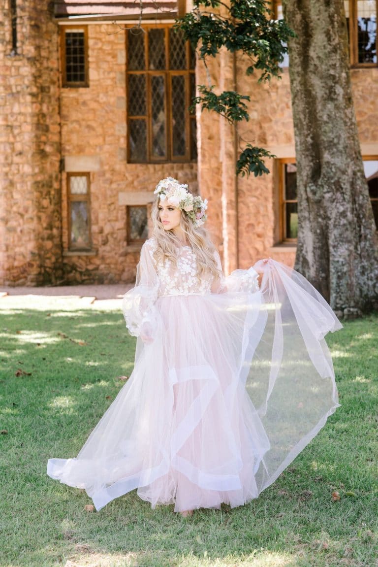 romantic-tulle-wedding-dress-puff-sleeves
