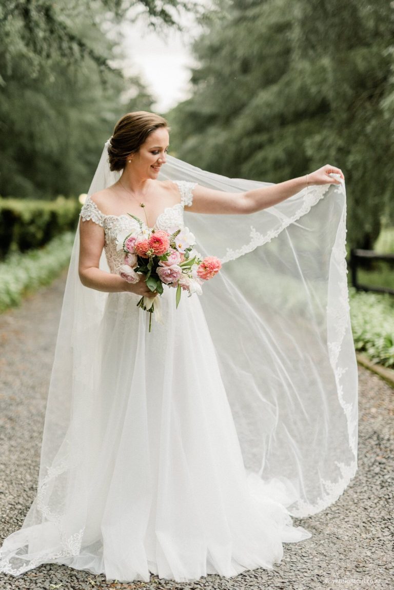 drakensberg-destination-wedding-bride