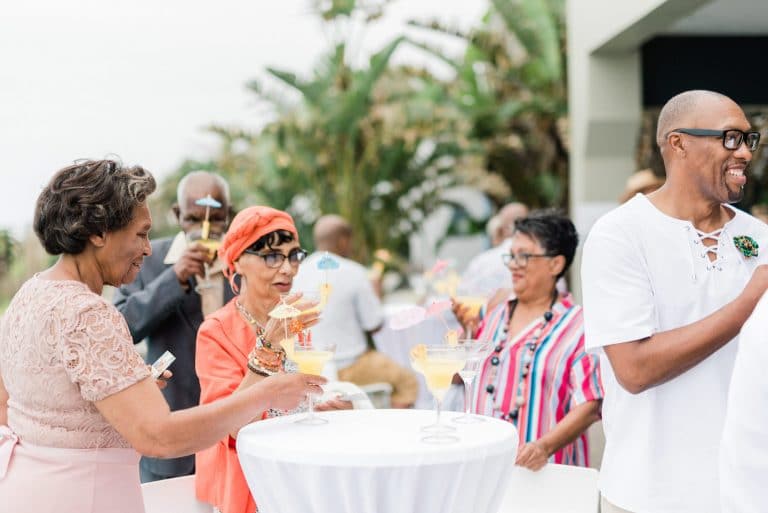 cocktail-hour-with-beach-drinks
