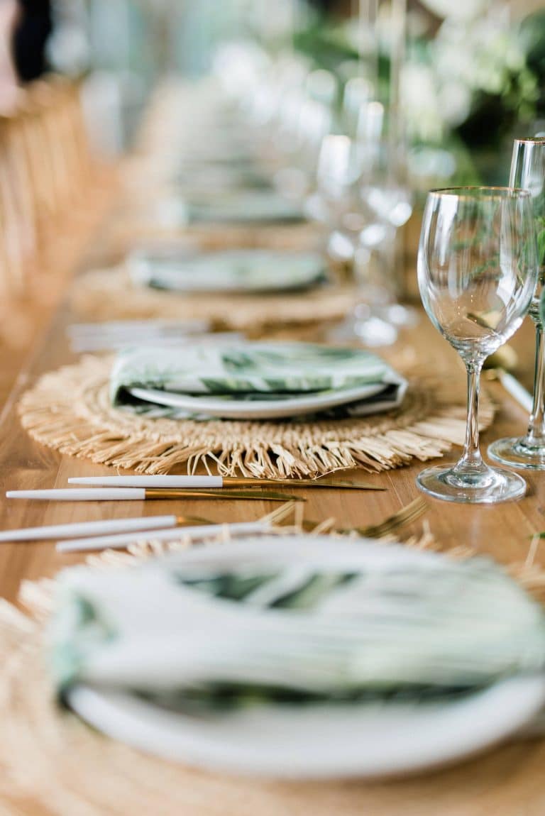 tropical-leaf-print-napkins