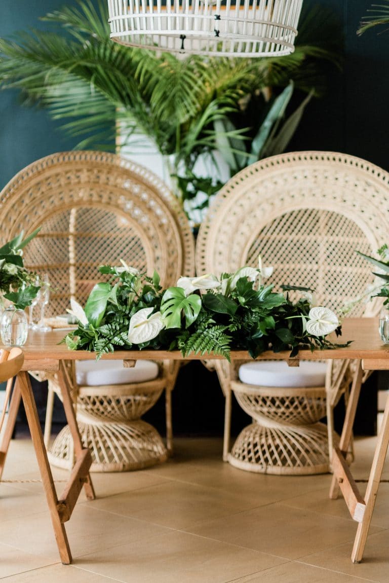 wicker-peacock-chairs-sweetheart-table