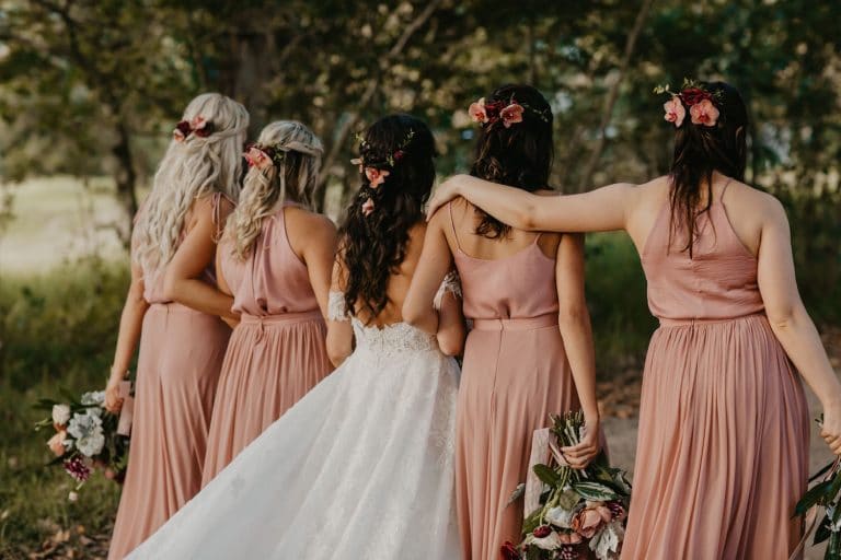 bridesmaids-with-flowers-in-hair