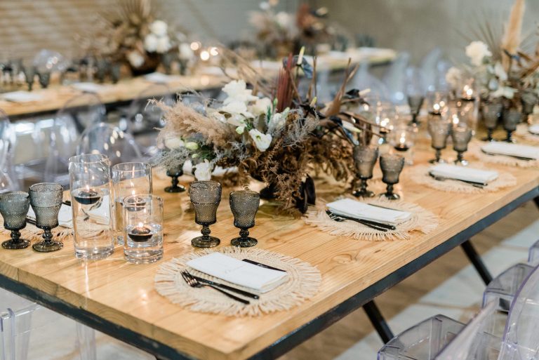 modern tropical rustic wedding table décor