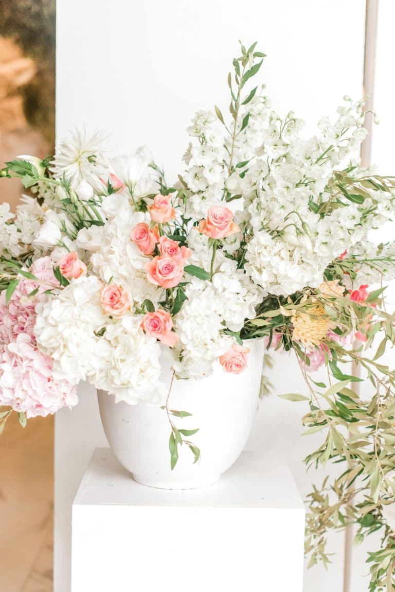 coral and white wedding flowers