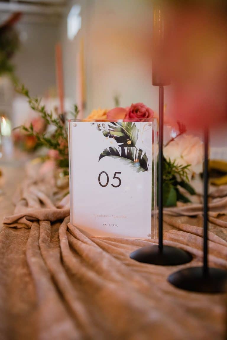 palm leaf print table number